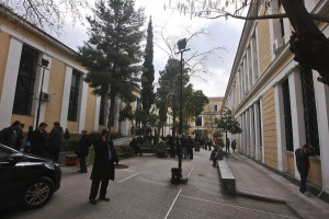 Βιασμός 27χρονης - Νέα Σμύρνη: Προθεσμία για να απολογηθούν έλαβαν οι τρεις κατηγορούμενοι