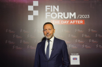 Γιάννης Στουρνάρας(ΤτΕ): Η Ελλάδα δεν είναι πια το "μαύρο πρόβατο" της Ευρωζώνης