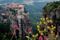 Πάσχα στα Μετέωρα - To άναμμα του Φανού και ο Άγιος Γεώργιος Μαντηλάς