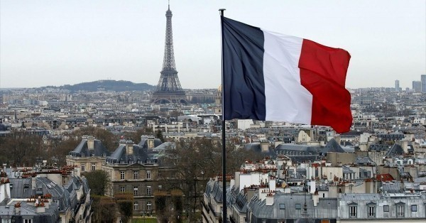 Le Monde: Η αύξηση των αμυντικών δαπανών στη Γαλλία αναζωογονεί την οικονομική δραστηριότητα