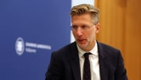 Ο Ακης Σκέρτσος αναλαμβάνει κυβερνητικός εκπρόσωπος