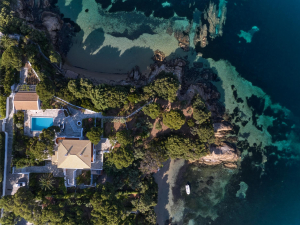 Greece Sotheby's International Realty: Αύξηση 90% σε αξία των πωλήσεων πολυτελών κατοικιών στην Ελλάδα στο α΄ εξάμηνο του 2024
