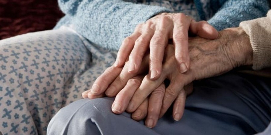 Eurostat: Οι γυναίκες στην ΕΕ ζουν 5,5 χρόνια περισσότερο από τους άνδρες- Το προσδόκιμο ζωής στα 80,6 έτη