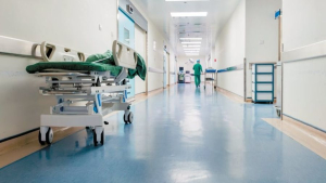 Σκέψη για επέκταση της φορολογικής έκπτωσης 50% για γιατρούς του ΕΣΥ που επιστρέφουν από το εξωτερικό