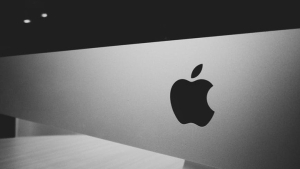 Η Apple αξίζει περισσότερο από το σύνολο των εταιριών του Russell 2000 (Bloomberg)
