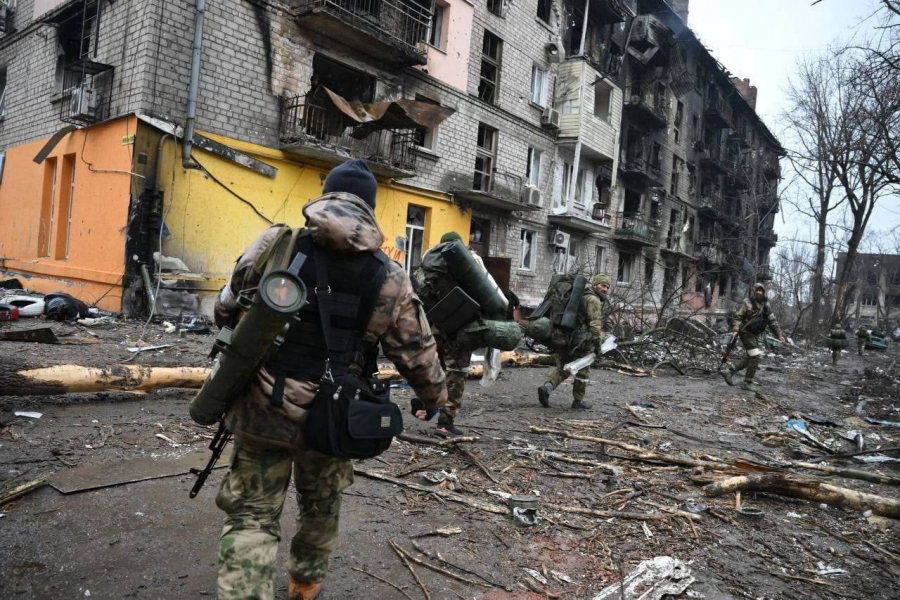 Ουκρανία: Μαίνονται οι βομβαρδισμοί στην Μαριούπολη