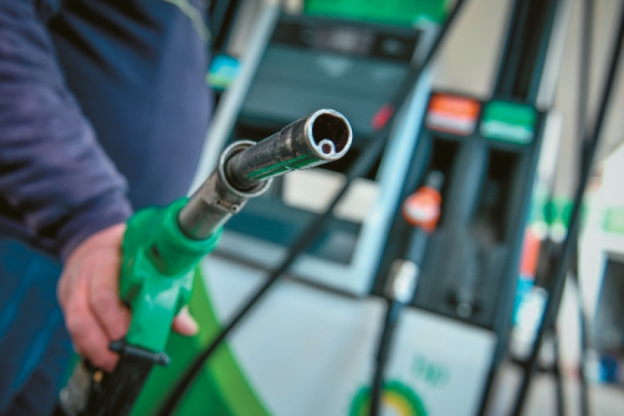 Καύσιμα: Την ανιούσα πήραν ξανά οι τιμές - Σε ποιες περιοχές "αγγίζει" τα 2 ευρώ η βενζίνη