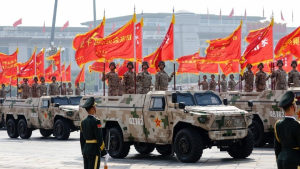 Κίνα: Επίδειξη στρατιωτικής ισχύος με πυρηνικούς πυραύλους, λέιζερ και υπερηχητικά όπλα