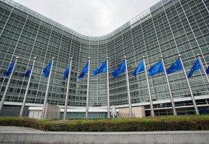 Κομισιόν: Ολοκληρώνει την επανεξέταση της βοήθειας της ΕΕ προς την Παλαιστίνη