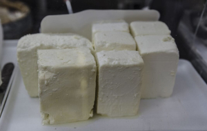 ΕΦΕΤ: Ανακαλείται παρτίδα φέτας μετά τον εντοπισμό παθογόνου μικροοργανισμού