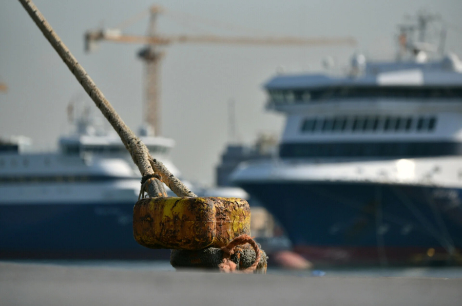 Δένουν κάβους τα πλοία την 1η Μαϊου- Συμμετέχει η ΠΝΟ στην απεργία της ΓΣΕΕ