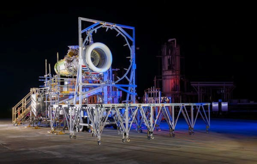 EasyJet και Rolls‑Royce ολοκλήρωσαν με επιτυχία δοκιμή αεροκινητήρα με 100% υδρογόνο