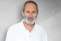 Ο Πολ Ευμορφίδης ιδρύει πολιτικό κόμμα και κάνει "γενέθλια" στην Πνύκα