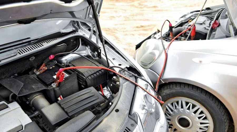 Goldman Sachs: Ακριβά θα κοστίσει στις δυτικές αυτοκινητοβιομηχανίες η απεξάρτηση σε μπαταρίες από την Κίνα