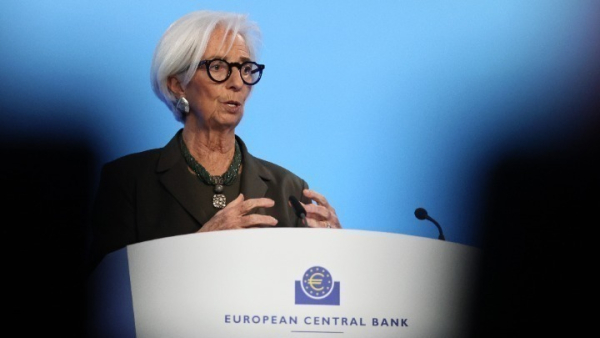 Λαγκάρντ: Λήψη μέτρων για την ενίσχυση της οικονομίας – Τα σενάρια για ΑΕΠ και πληθωρισμό
