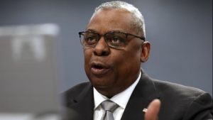 Οι ΗΠΑ "δεν θα διστάσουν να δράσουν" στρατιωτικά αν διευρυνθεί η σύγκρουση, λέει ο υπ. Άμυνας