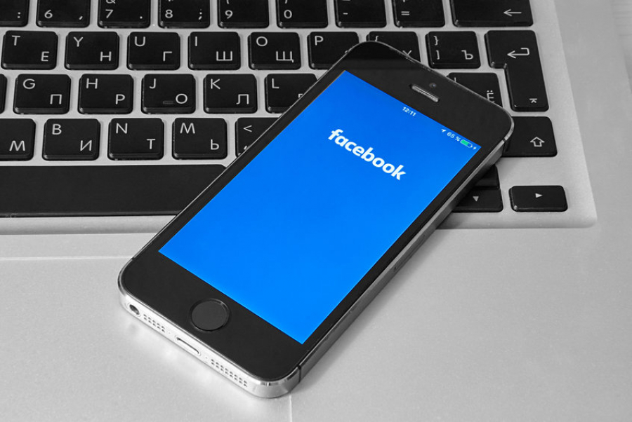 Το Facebook περιορίζει την πρόσβαση στα ρωσικά δίκτυα RT και Sputnik στην ΕΕ