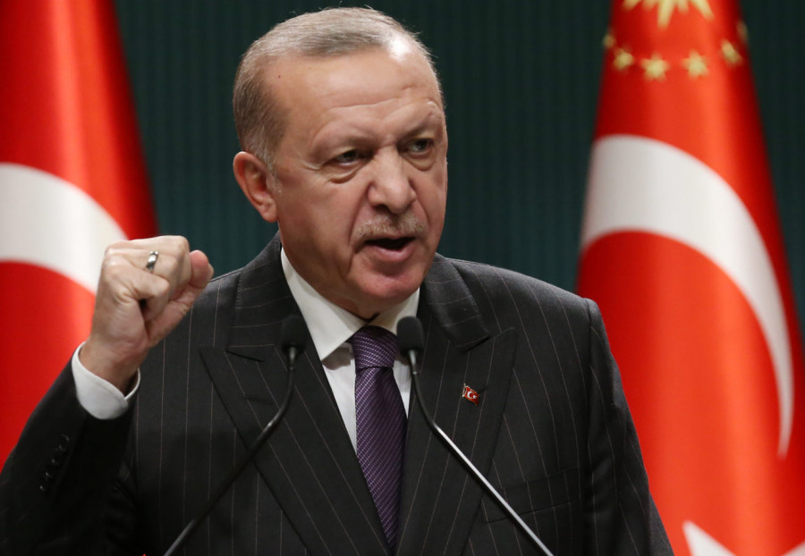 Deutsche Welle: Πώς ο Ερντογάν γαντζώνεται στην εξουσία