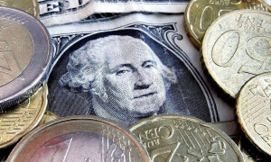 Το ευρώ υποχωρεί κατά 0,04%, στα 1,0910 δολάρια