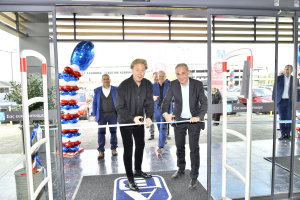 Εγκαινιάστηκε το ανανεωμένο Mega ΑΒ Βασιλόπουλος στη Νέα Ερυθραία