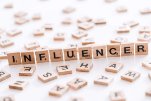 Γαλλία: Σχεδιάζει νομικό πλαίσιο για το επάγγελμα του «influencer»