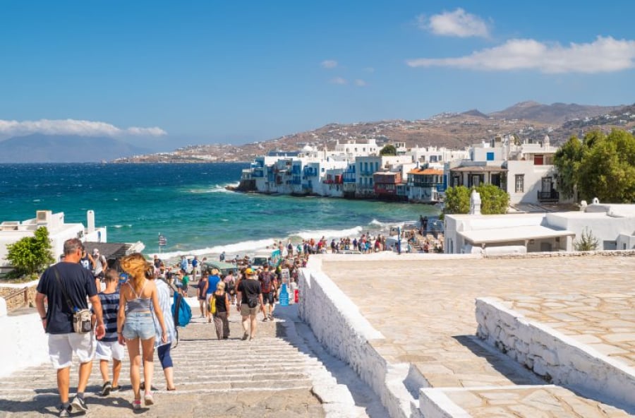 Στο διαδίκτυο… πάμε καλά: Επτά ελληνικοί προορισμοί ανάμεσα στις πρώτες αναζητήσεις τον Ιούλιο για διακοπές