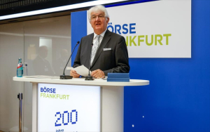 Χόλτσμαν (ΕΚΤ): Πιθανή μια αύξηση των επιτοκίων κατά 1%