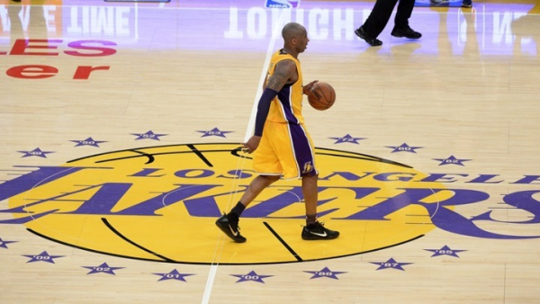 Η Warner Bros. Pictures ετοιμάζει ταινία για τον σταρ του NBA Κόμπι Μπράιαντ