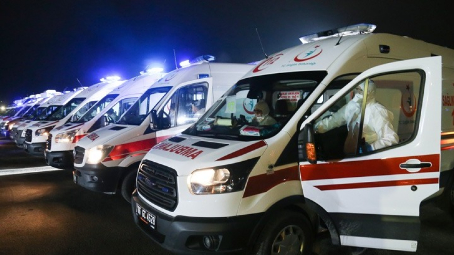Κωνσταντινούπολη: Kατάρρευση πολυκατοικίας στο Μάλτεπε- Διασώθηκαν οκτώ άνθρωποι, αναζητούνται έξι