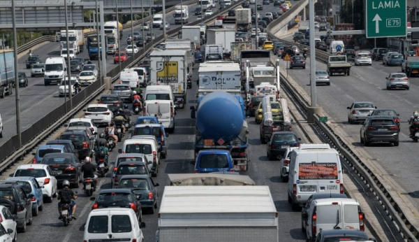 Ιδιαίτερα αυξημένη η κίνηση στη λεωφόρο Κηφισού, λόγω τροχαίου