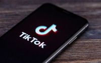 ΕΕ: Η Επιτροπή κατηγορεί το TikTok ότι δεν προστατεύει επαρκώς τους ανήλικους χρήστες