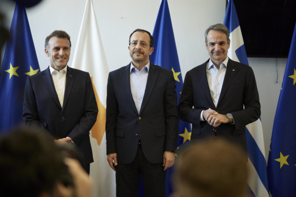 Ηχηρό μήνυμα από Κύπρο: Οι δηλώσεις Μητσοτάκη, Χριστοδουλίδη, Μακρόν