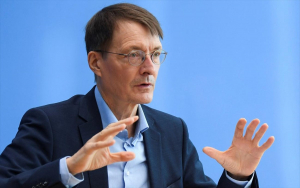 Ο Γερμανός υπ. Υγείας θέλει να αυξήσει τη χρήση του χαπιού της Pfizer για τον κορονοϊό