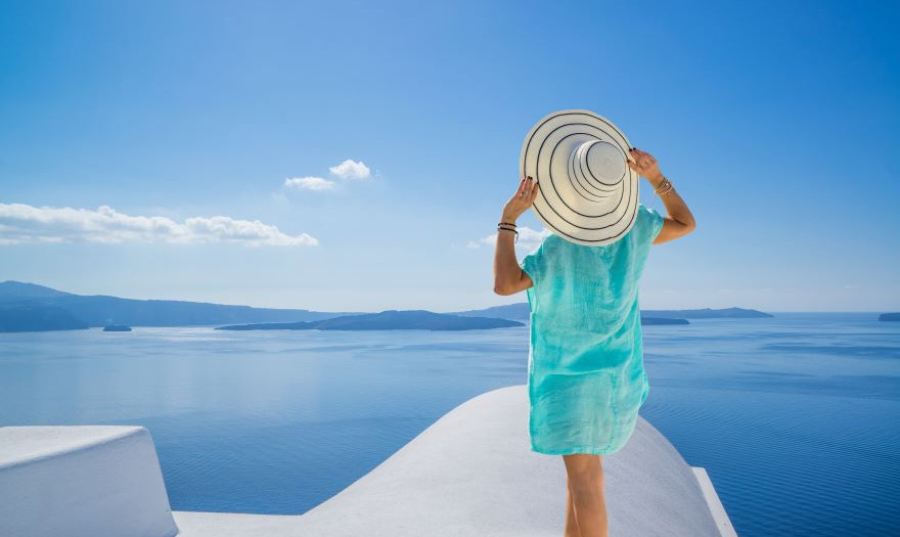 Διπλοβάρδιες στα γραφεία ταξιδίων λόγω της μεγάλης ζήτησης