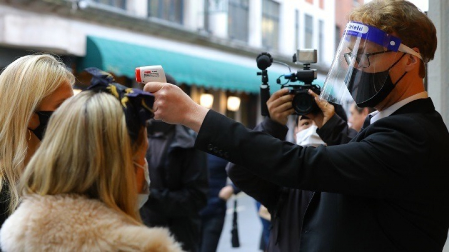 Βρετανία-κορονοϊός: Νέα μέτρα από τον Τζόνσον για τη μη εξάπλωση της Όμικρον