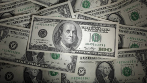 Υποχώρησε κάτω από τα 300 τρισ. δολάρια το παγκόσμιο χρέος το 2022