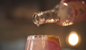 Πως τα deals και οι επενδύσεις στα «νέου τύπου» αναψυκτικά ανακατεύουν εκ νέου την τράπουλα σε μια αναπτυσσόμενη αγορά