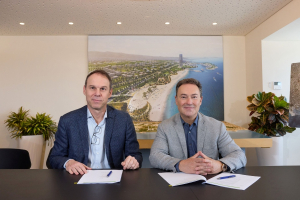 Aπό αριστερά: Κώστας Νεμπής – Πρόεδρος &amp; Διευθύνων Σύμβουλος Ομίλου ΟΤΕ, Οδυσσέας Αθανασίου - CEO LAMDA Development