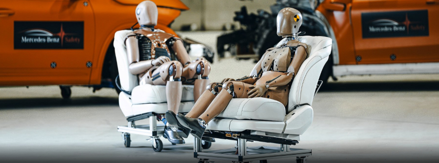 Mercedes-Benz: 120 ανδρείκελα σε 21 διαφορετικές εκδόσεις υποβάλλονται σε έως 900 δοκιμές πρόσκρουσης κάθε χρόνο