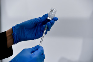 Κορονοϊός: Το Σάββατο ανοίγει η πλατφόρμα για τους 30-34 για όλα τα εμβόλια (vid)
