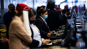 Νότια Αφρική: Εκατοντάδες άνθρωποι ψάχνουν τρόπο να γυρίσουν στις πατρίδες τους