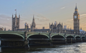 Από σήμερα (5/3) η αίτηση για άδεια ταξιδιού (ΕΤΑ) στο Ηνωμένο Βασίλειο