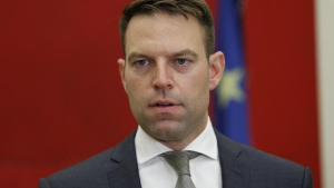 Στ. Κασσελάκης: Αντιγραφέας ο πρωθυπουργός