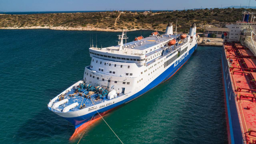Στο λιμάνι του Πειραιά το πλοίο "Daleela που συνδέει ακτοπλοϊκώς Κύπρο και Ελλάδα μετά από 22 χρόνια