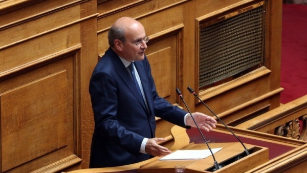 Χατζηδάκης: Μόνο βελτιώσεις φέρνει το ν/σ για κόκκινα δάνεια