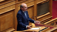 Χατζηδάκης: Μόνο βελτιώσεις φέρνει το ν/σ για κόκκινα δάνεια