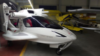 Στην Ελλάδα το μοναδικό, στην Ευρώπη, αναδιπλούμενο υψηλής τεχνολογίας υδροπλάνο (vid)