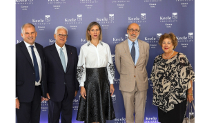 O Πρύτανης του μητρικού Πανεπιστημίου Keele στο Ηνωμένο Βασίλειο, καθηγητής κ. Kevin Shakesheff, ο Πρύτανης του Πανεπιστημίου Keele στην Ελλάδα, κ. Οδυσσέας Ζώρας, η Πρόεδρος του Δ.Σ. του Πανεπιστημίου Keele στην Ελλάδα, Δρ. Χριστίνα Παρασκευοπούλου, ο Πρόεδρος του Ακαδημαϊκού Συμβουλίου του Πανεπιστημίου Keele, Ομότιμος Καθηγητής του Πανεπιστημίου του Λονδίνου και Αντεπιστέλλον μέλος της Ακαδημίας Αθηνών, κ. Ντίνος Αρκουμάνης, η Κοσμήτορας της Σχολής Ανθρωπιστικών και Κοινωνικών Επιστημών του Keele στην Ελλάδα, κα Ισμήνη Κριάρη.