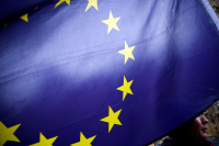 ΕΕ: Έτοιμη να επιβάλλει κυρώσεις σε περίπτωση ρωσικής εισβολής στην Ουκρανία