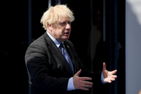 Βρετανία: Κλιμακώνεται η πίεση στον πρωθυπουργό Τζόνσον για να αποπέμψει τον υπουργό Υγείας Ματ Χάνκοκ